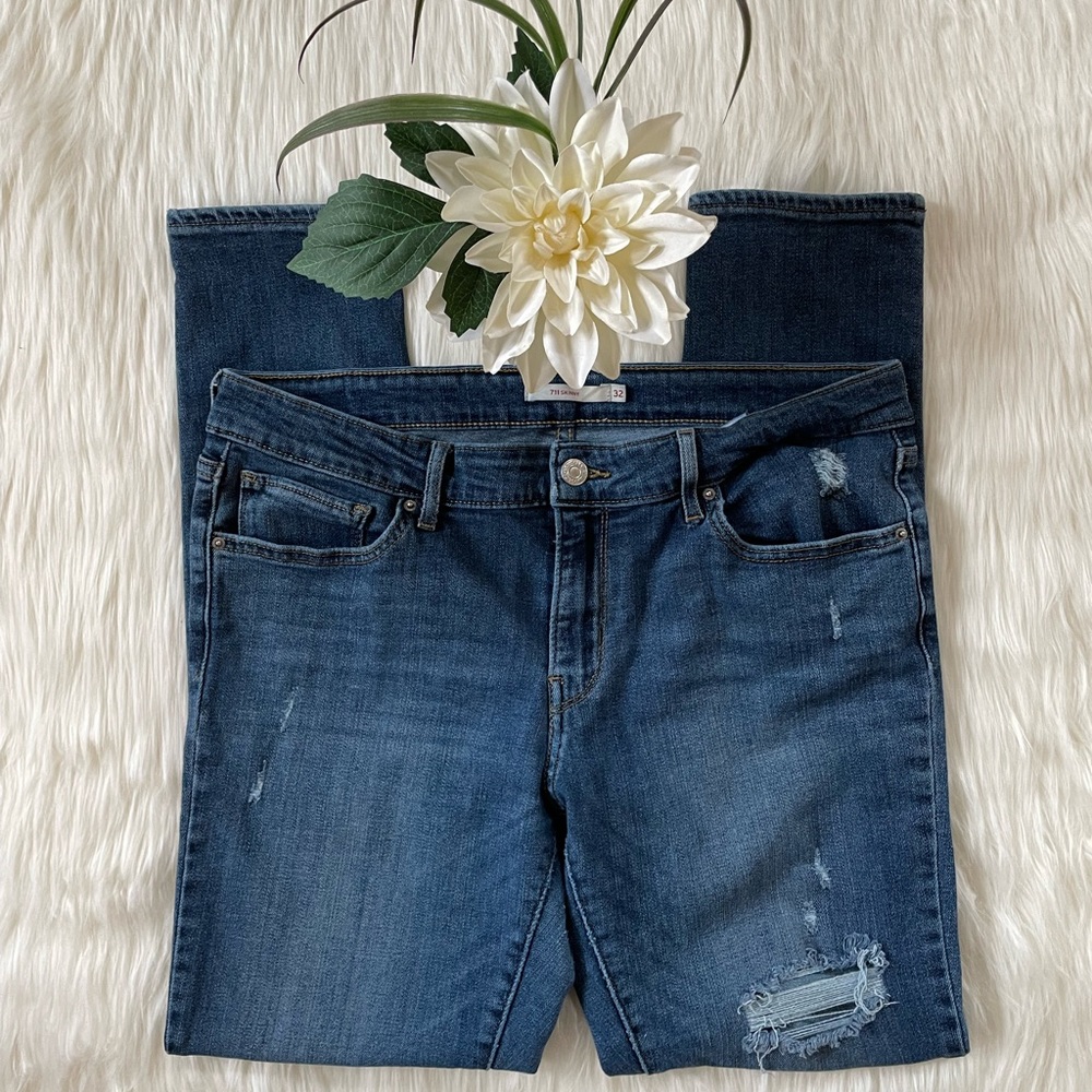 Levi’s 711 Skinny Jeans (Blue-Size 32W 30L) Pre-owned